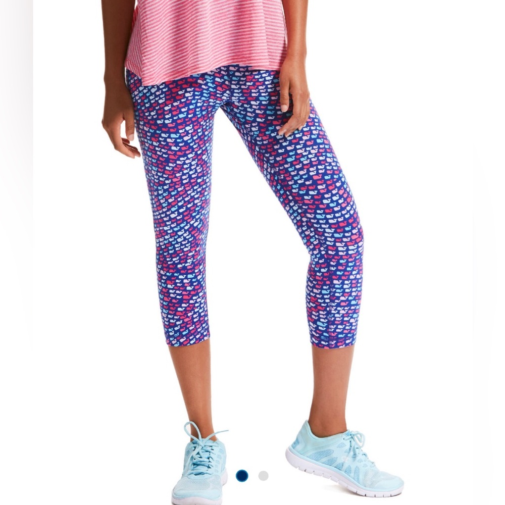 Vineyard Vines School Of Whales Performance Crop Leggings.
